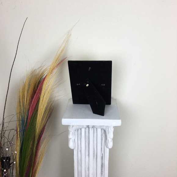 Gold Picture Frame with a Quilted Design - Picture 4 of 5